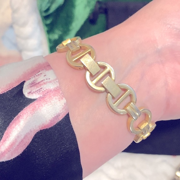 Ladies Stylish VINTAGE Gold Studded Circle Link BRACELET Watch, BY George - Picture 9 of 16